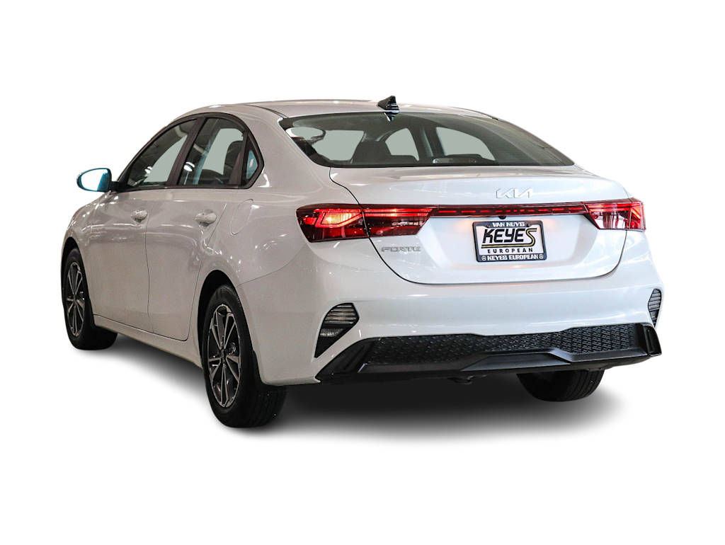 Thumbnail: 2023 Kia Forte - 3