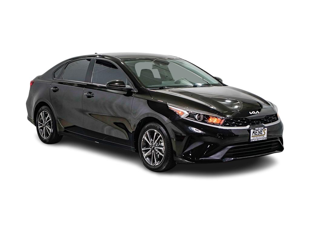 Thumbnail: 2023 Kia Forte - 18