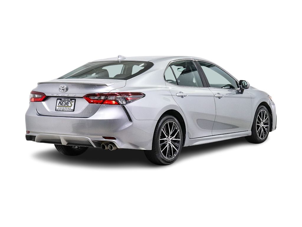 Thumbnail: 2022 Toyota Camry - 17