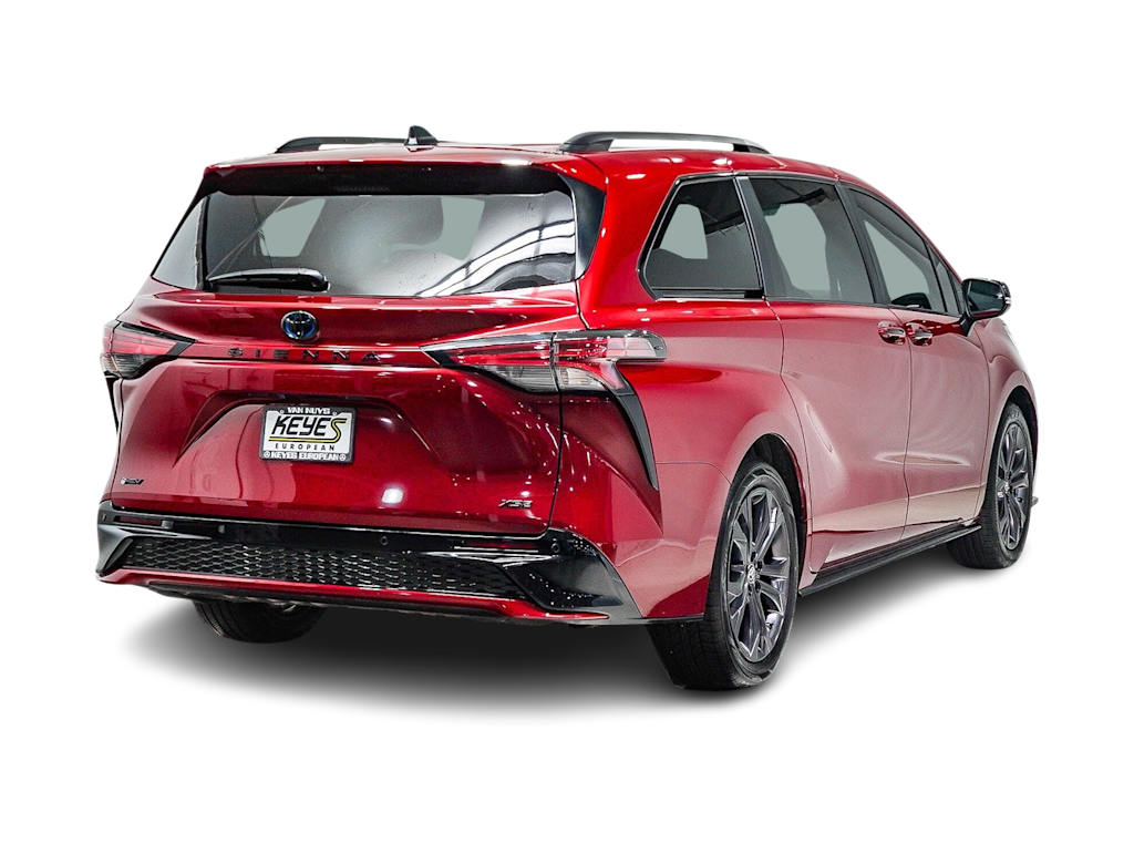 Thumbnail: 2025 Toyota Sienna - 16
