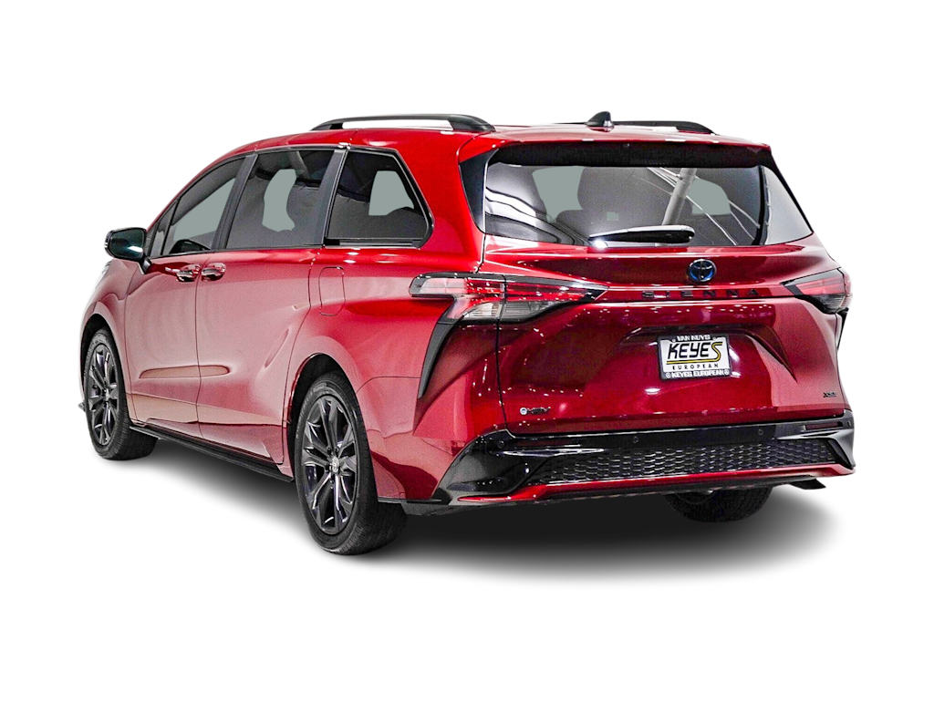 Thumbnail: 2025 Toyota Sienna - 3