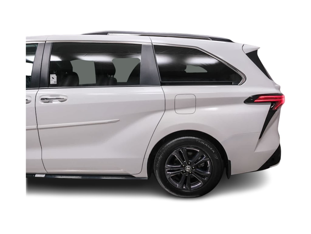Thumbnail: 2024 Toyota Sienna - 3
