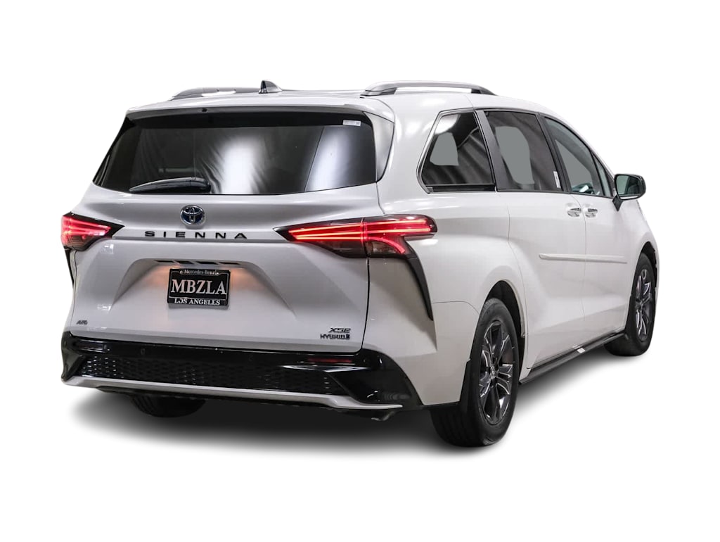 Thumbnail: 2024 Toyota Sienna - 16