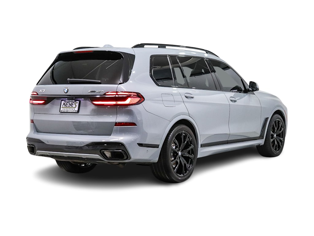 Thumbnail: 2025 BMW X7 - 17