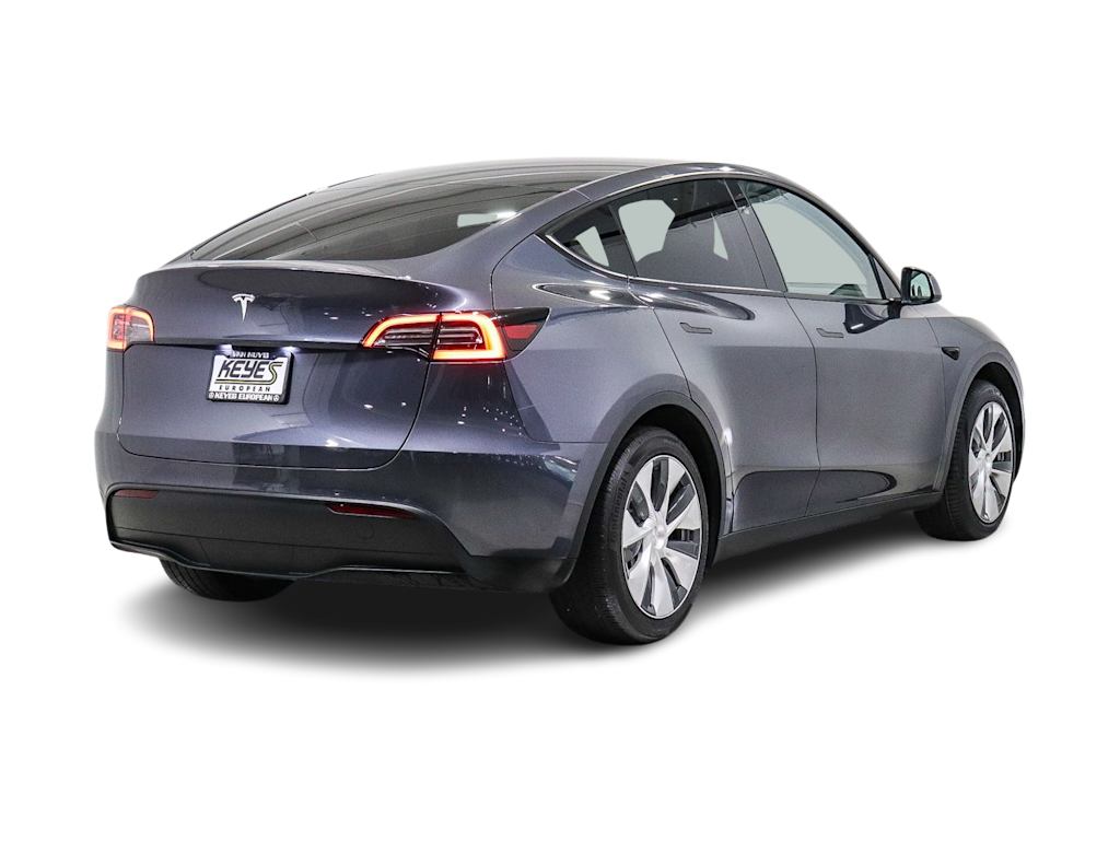 Thumbnail: 2023 Tesla Model Y - 17