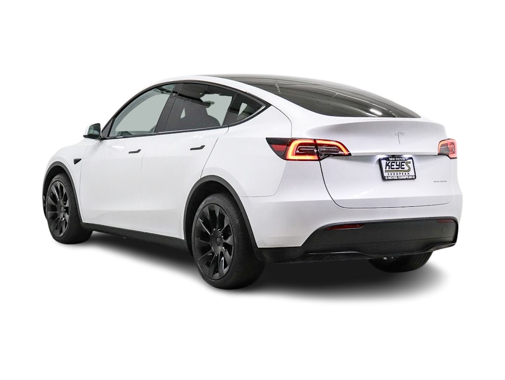 Thumbnail: 2023 Tesla Model Y - 4