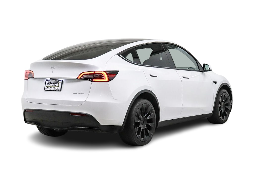 Thumbnail: 2023 Tesla Model Y - 17