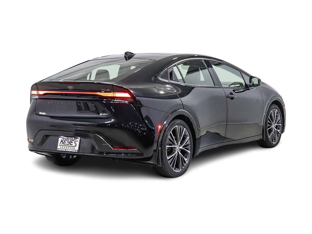 Thumbnail: 2024 Toyota Prius - 17