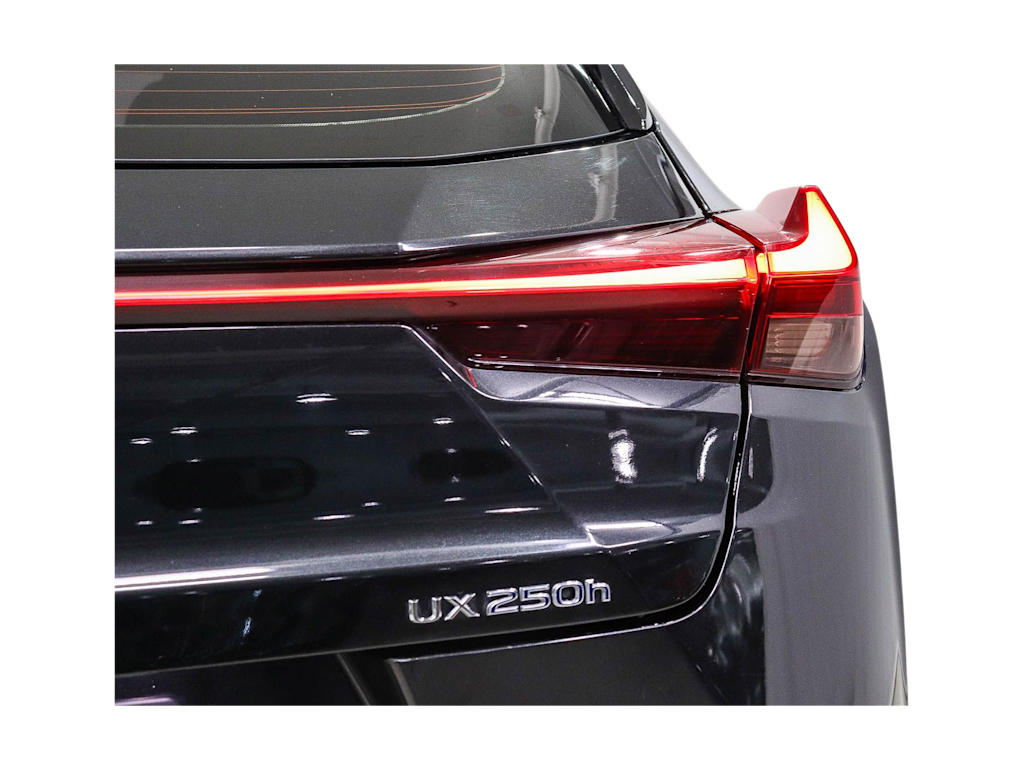 Thumbnail: 2021 Lexus UX - 22