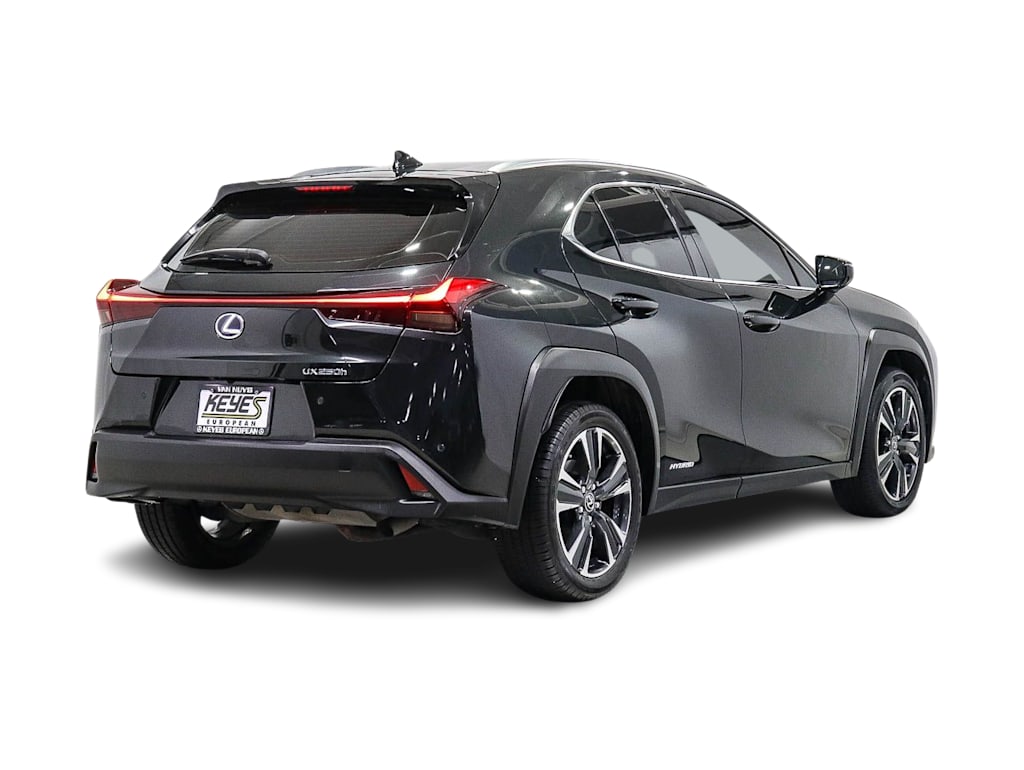 Thumbnail: 2021 Lexus UX - 16