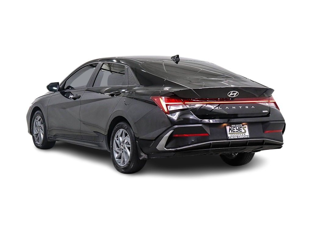 Thumbnail: 2025 Hyundai Elantra - 3