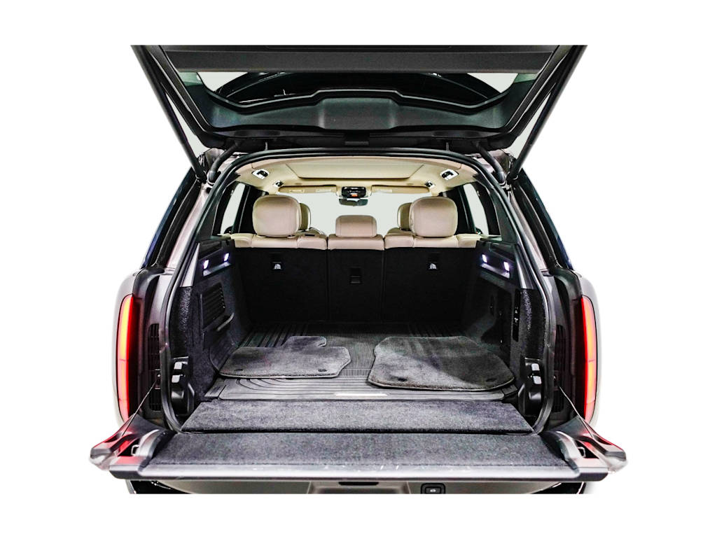 Thumbnail: 2023 Land Rover Range Rover - 16