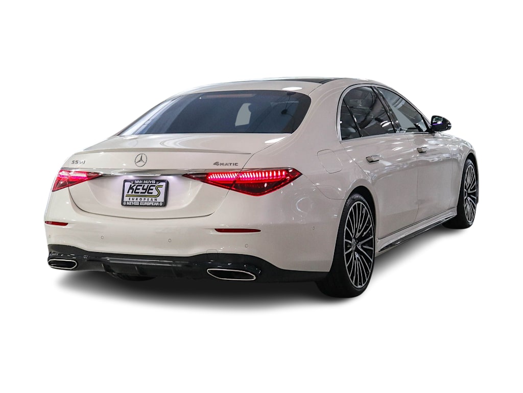 Thumbnail: 2022 Mercedes-Benz S-Class - 16