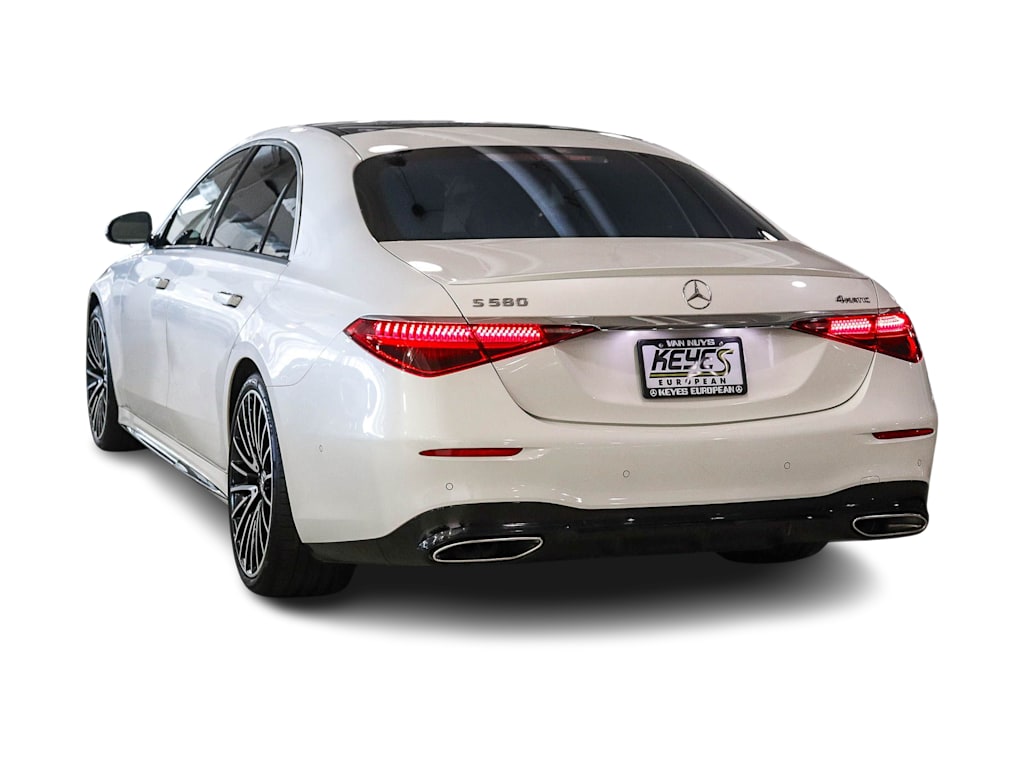 Thumbnail: 2022 Mercedes-Benz S-Class - 3