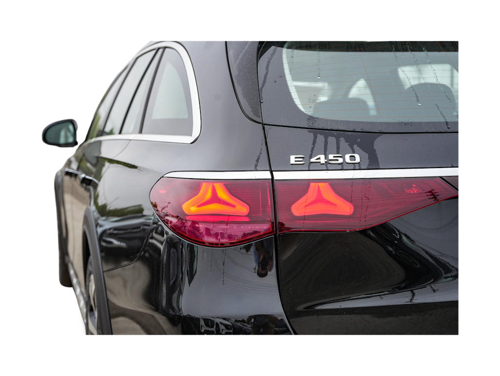 Thumbnail: 2025 Mercedes-Benz E-Class - 21