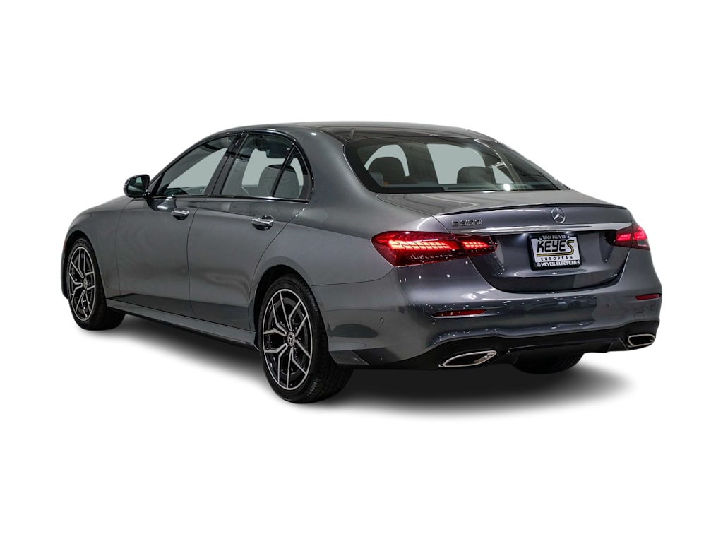 Thumbnail: 2022 Mercedes-Benz E-Class - 3