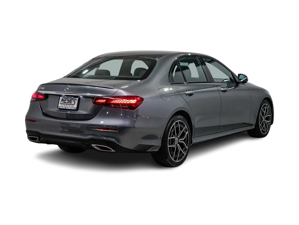 Thumbnail: 2022 Mercedes-Benz E-Class - 18