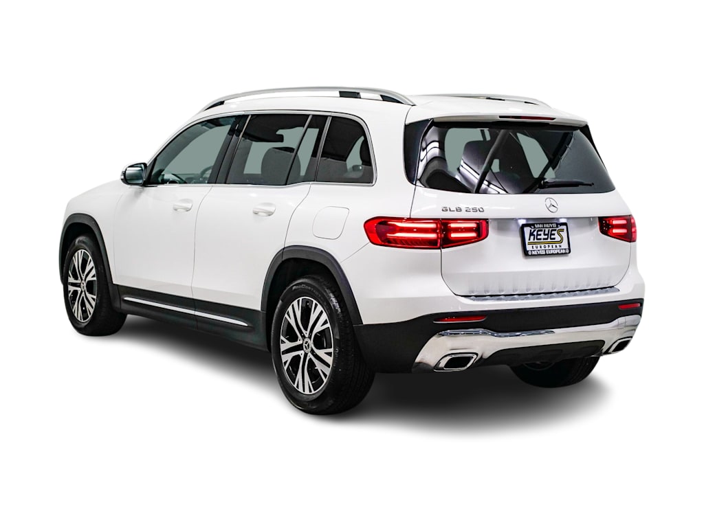 Thumbnail: 2026 Mercedes-Benz GLB - 3