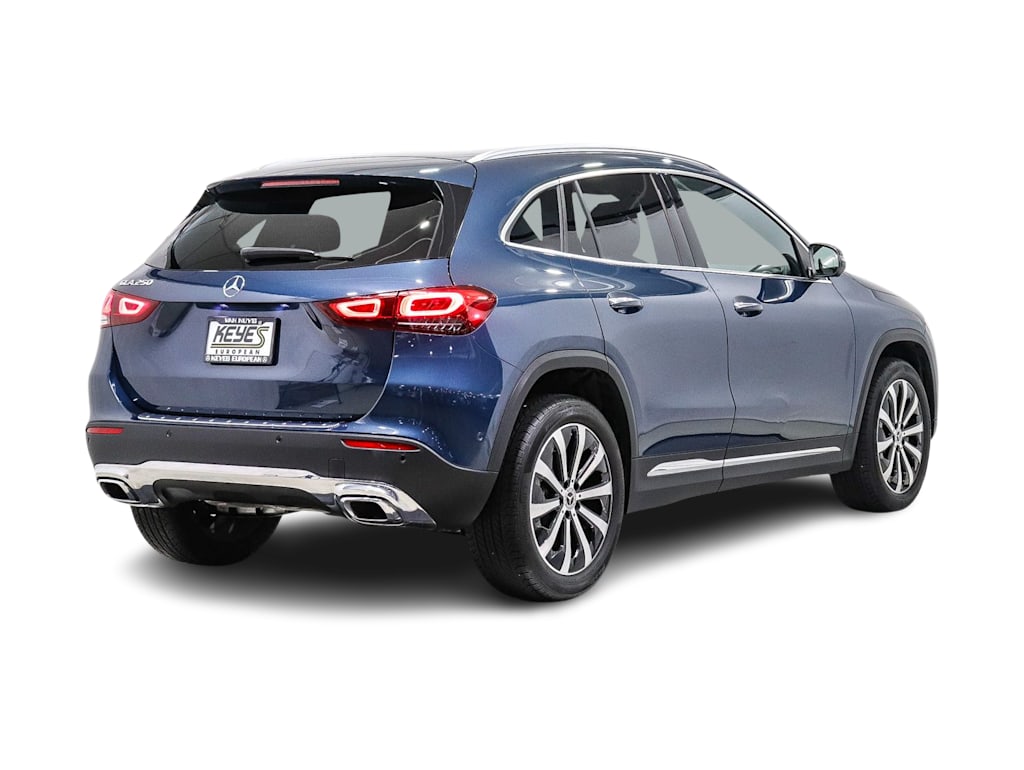 Thumbnail: 2023 Mercedes-Benz GLA - 16