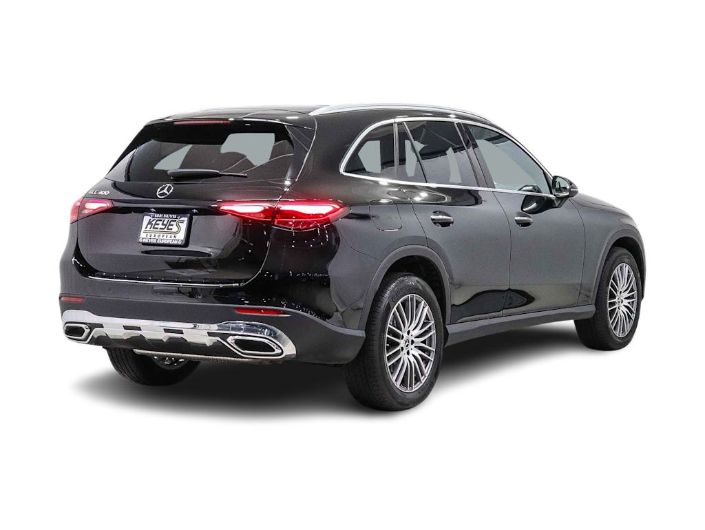 Thumbnail: 2026 Mercedes-Benz GLC - 16