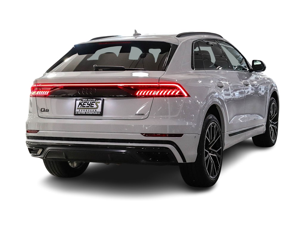 Thumbnail: 2022 Audi Q8 - 18
