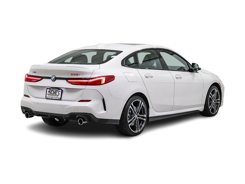 Thumbnail: 2024 BMW 2 Series - 16