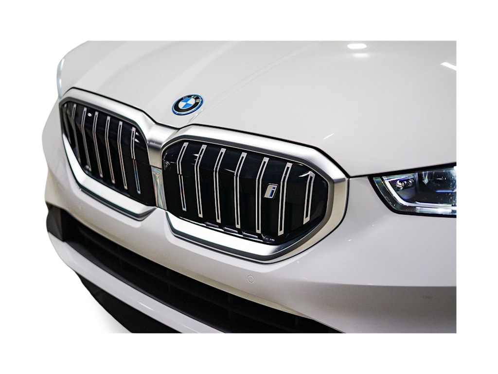 Thumbnail: 2025 BMW i5 - 19