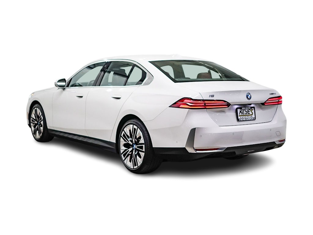 Thumbnail: 2025 BMW i5 - 3