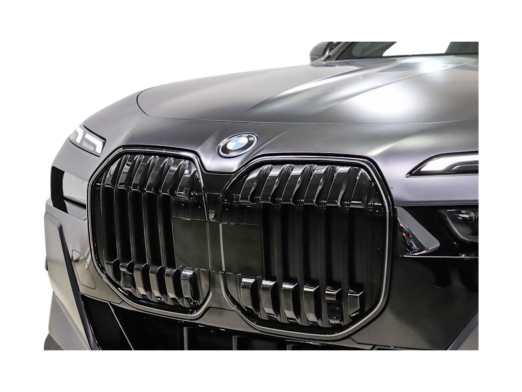 Thumbnail: 2025 BMW i7 - 19
