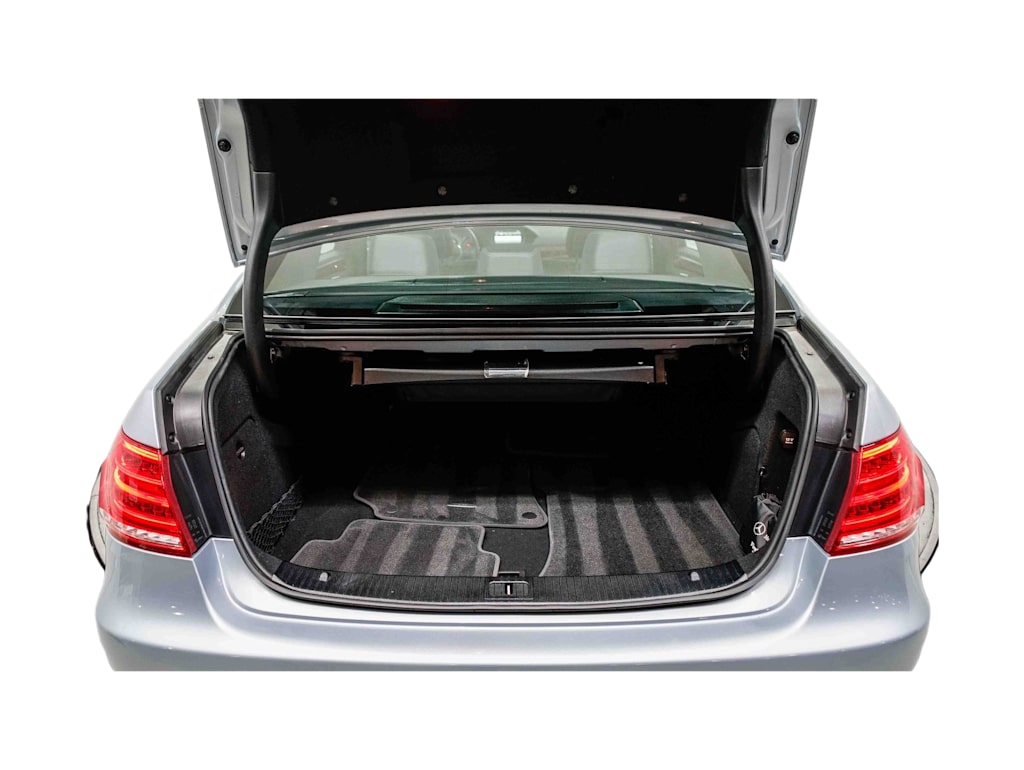 Thumbnail: 2014 Mercedes-Benz E-Class - 16