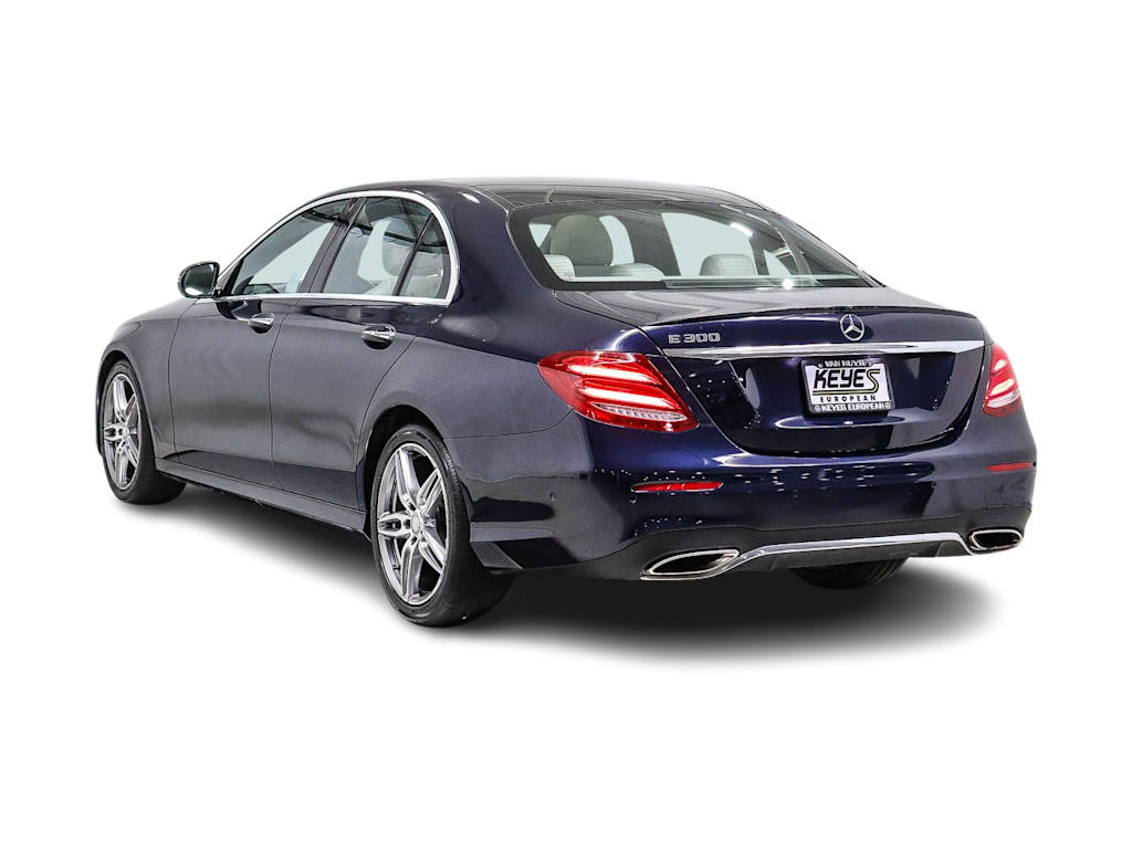 Thumbnail: 2017 Mercedes-Benz E-Class - 3