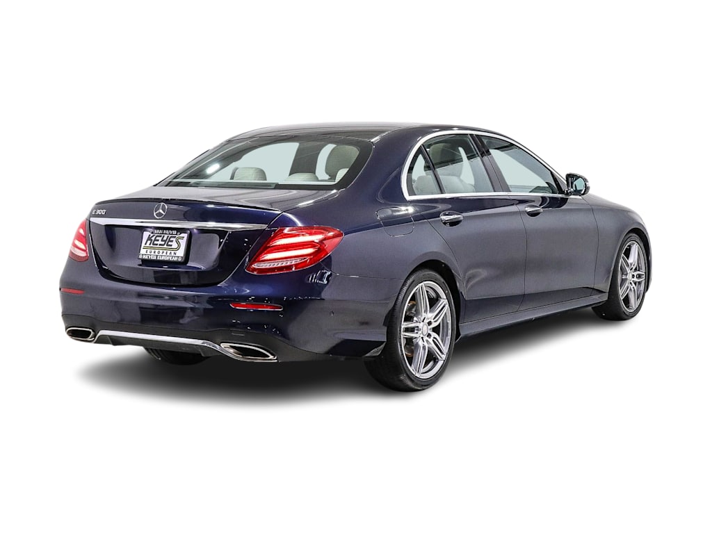 Thumbnail: 2017 Mercedes-Benz E-Class - 15