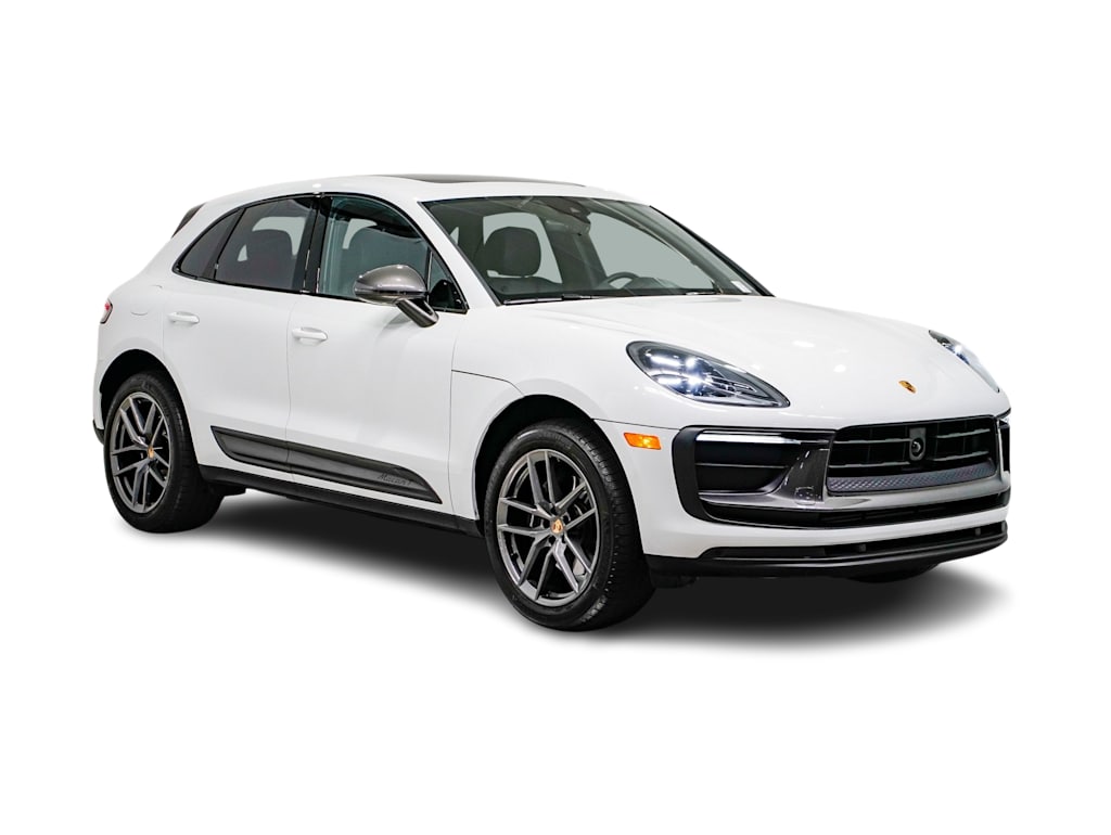2025 Porsche Macan T 18