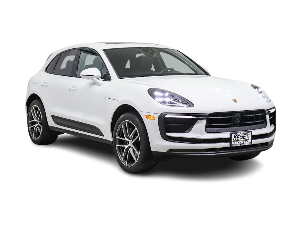 Thumbnail: 2024 Porsche Macan - 17