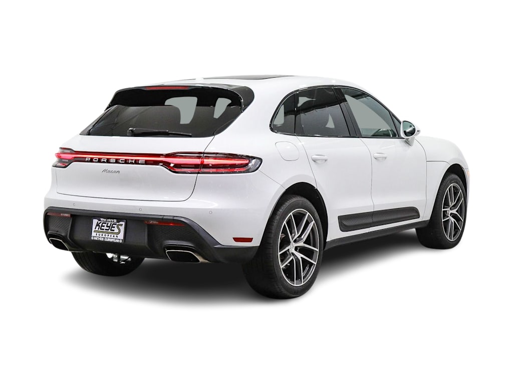 Thumbnail: 2024 Porsche Macan - 16