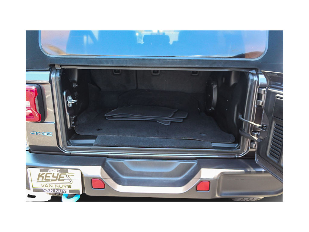 Thumbnail: 2021 Jeep Wrangler - 17