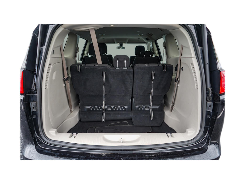 2022 Chrysler Voyager LX 15