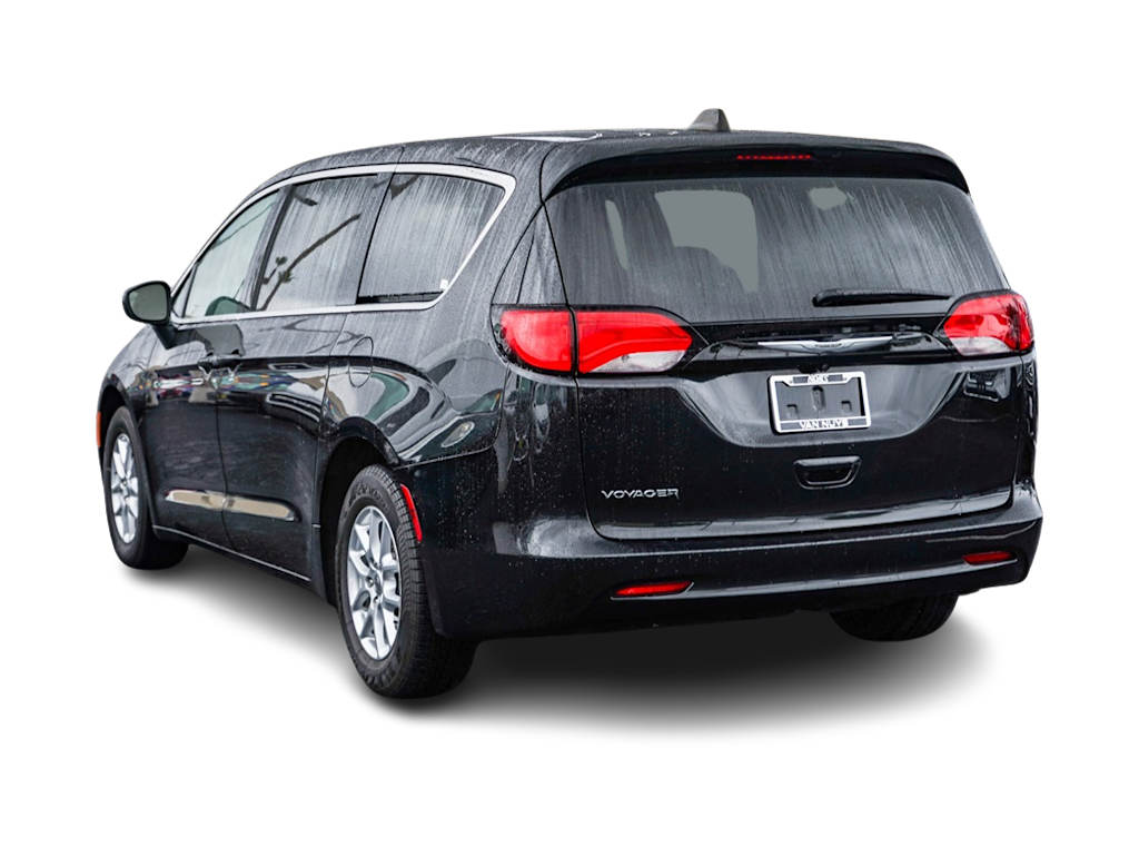 2022 Chrysler Voyager LX 3