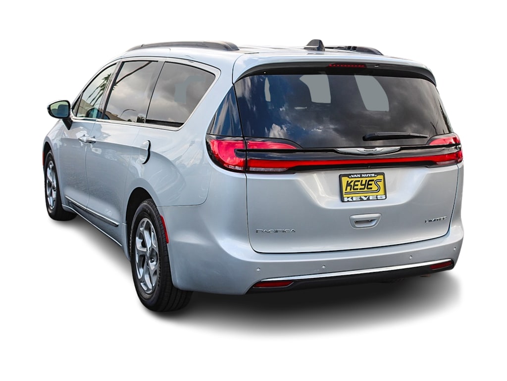 Thumbnail: 2023 Chrysler Pacifica - 3