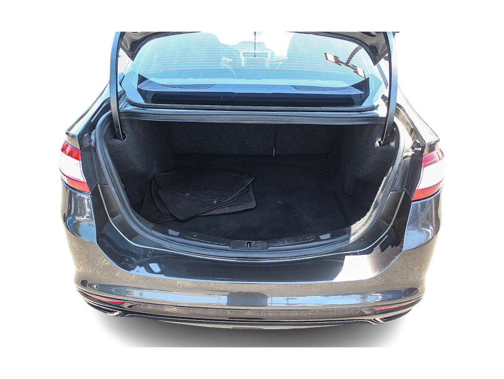 Thumbnail: 2016 Ford Fusion - 17