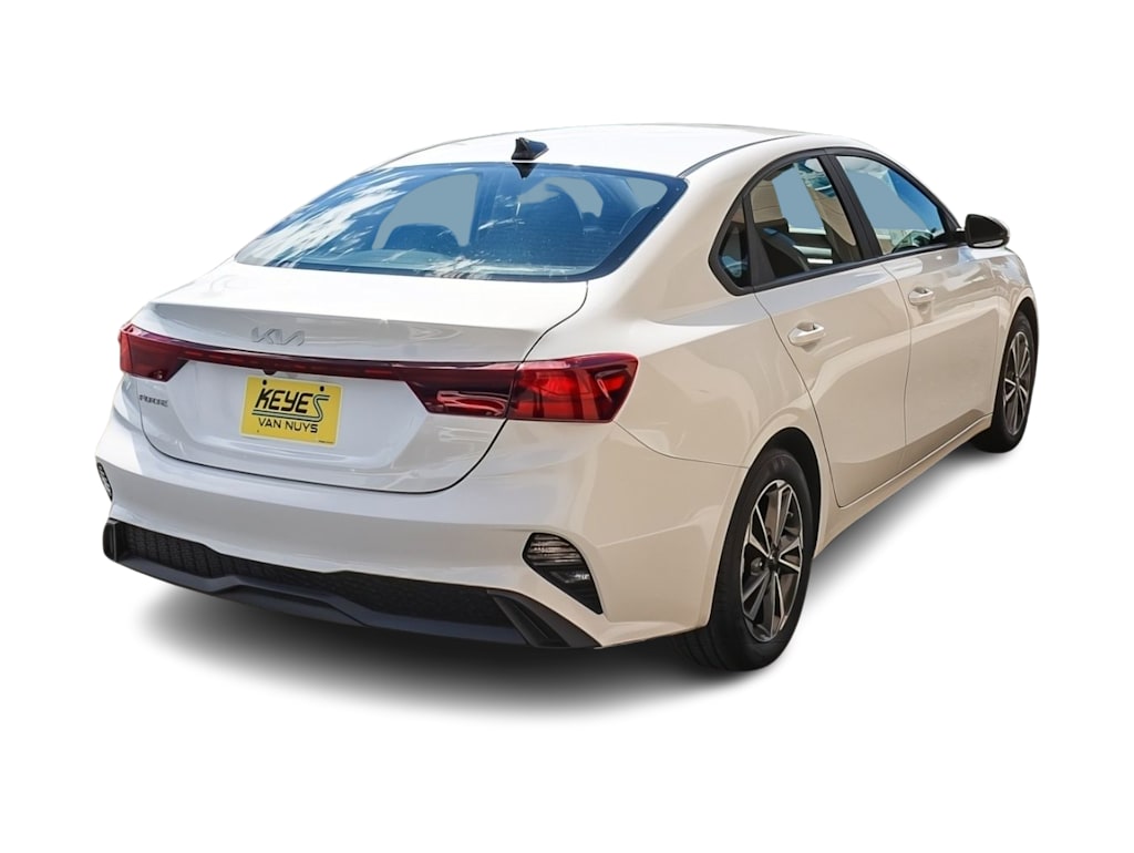 Thumbnail: 2023 Kia Forte - 19