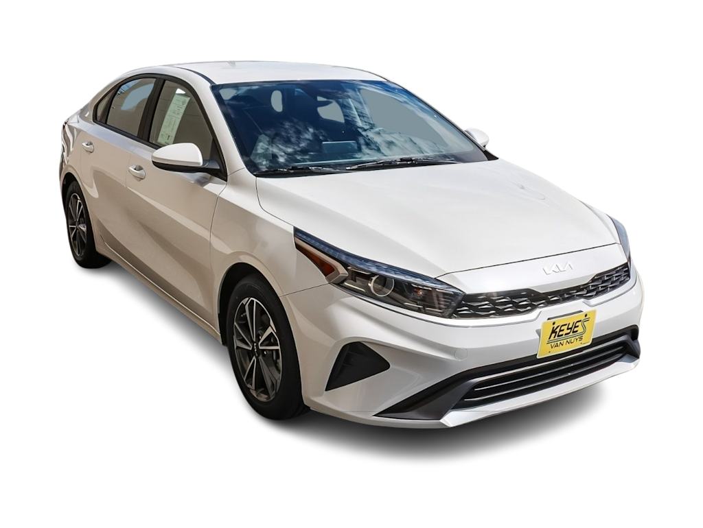 Thumbnail: 2023 Kia Forte - 18