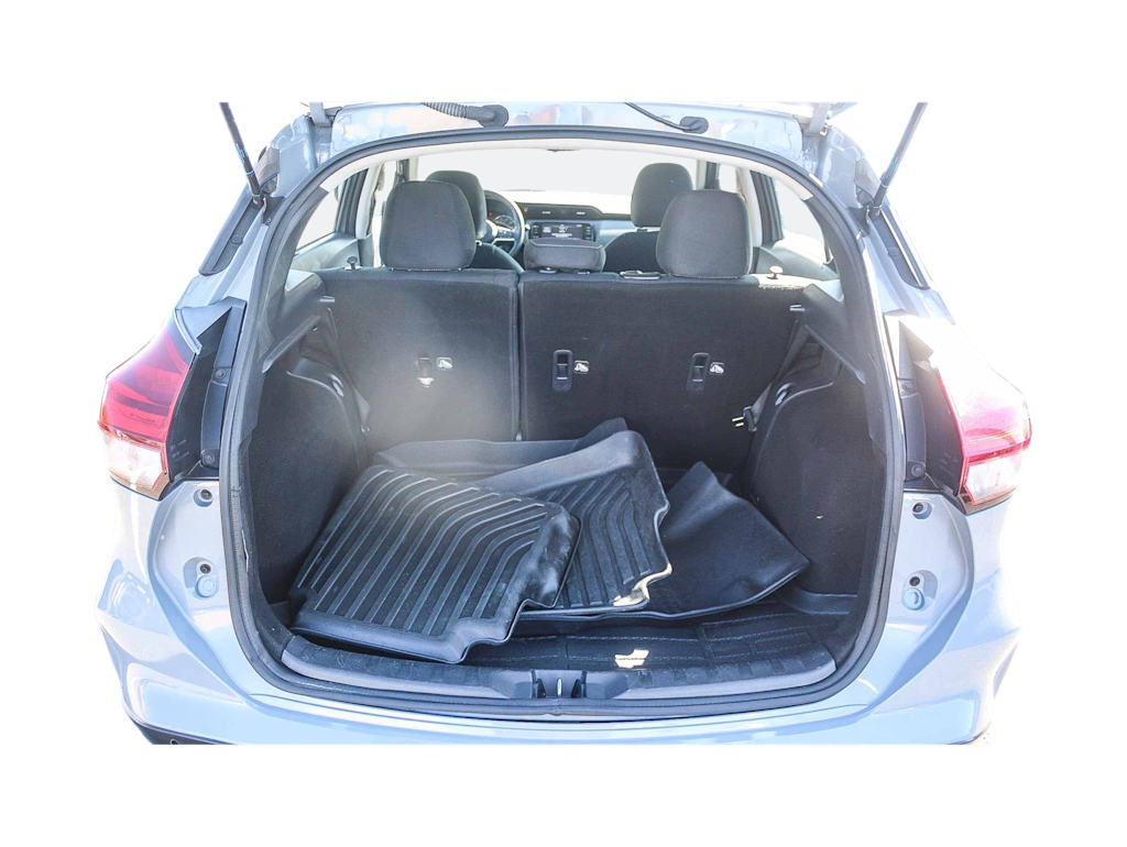 Thumbnail: 2021 Nissan Kicks - 16