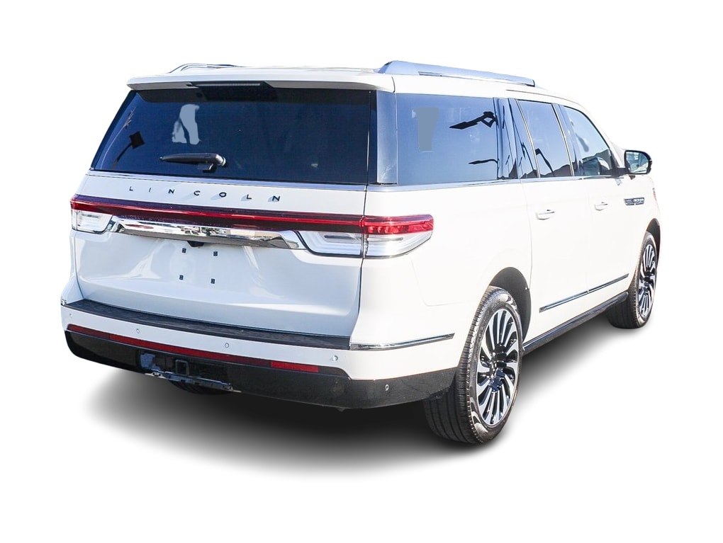 Thumbnail: 2024 Lincoln Navigator L - 18