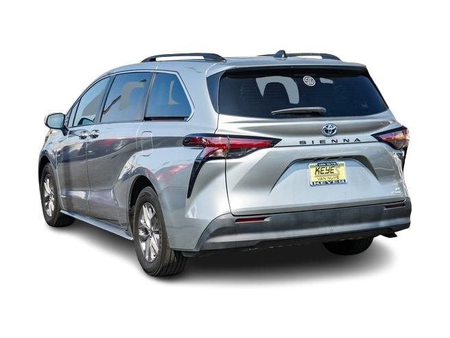 2021 Toyota Sienna LE 3