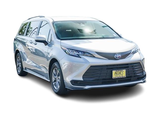 2021 Toyota Sienna LE 18