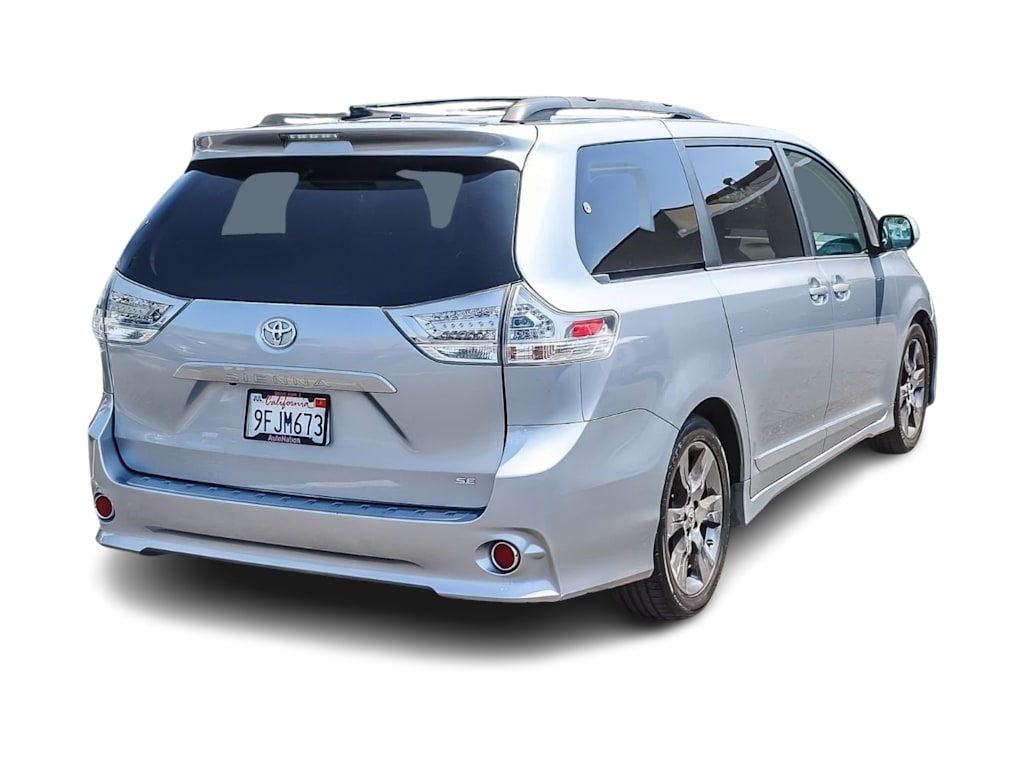 Thumbnail: 2011 Toyota Sienna - 17