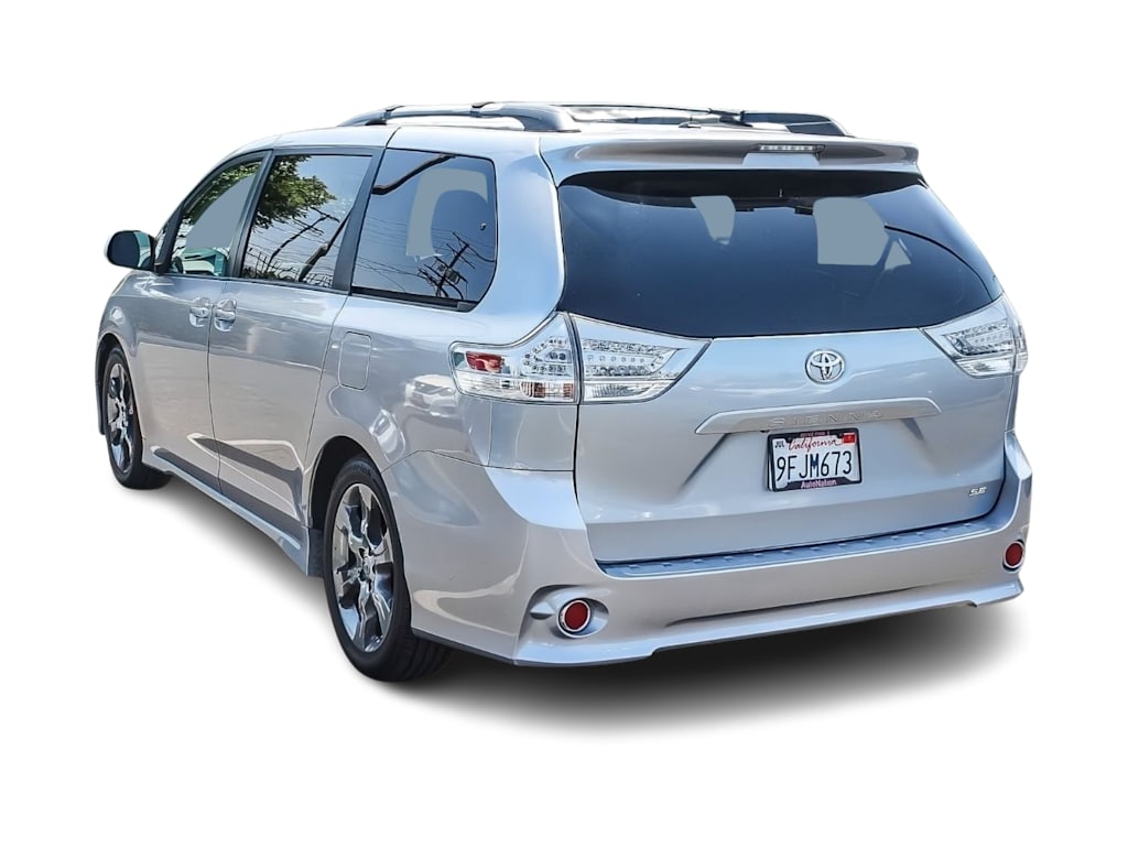 Thumbnail: 2011 Toyota Sienna - 3