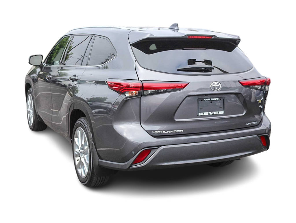 Thumbnail: 2022 Toyota Highlander - 3