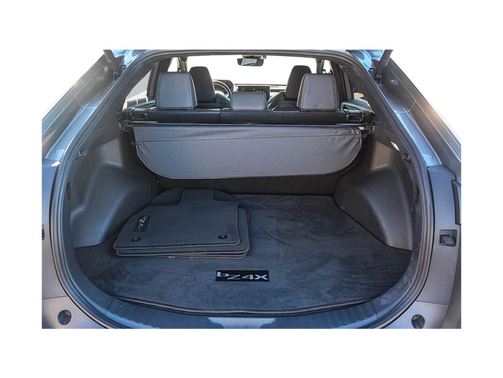 Thumbnail: 2023 Toyota bZ4X - 17